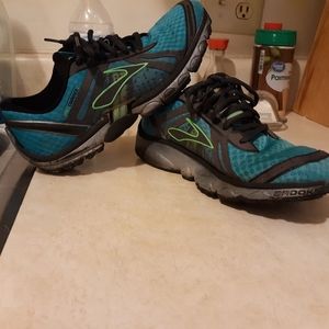 Brooks shoes